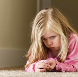 Почему дети капризничают — Полезная информация